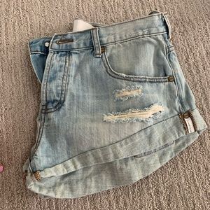 Great condition! One teaspoon shorts! Size 29!